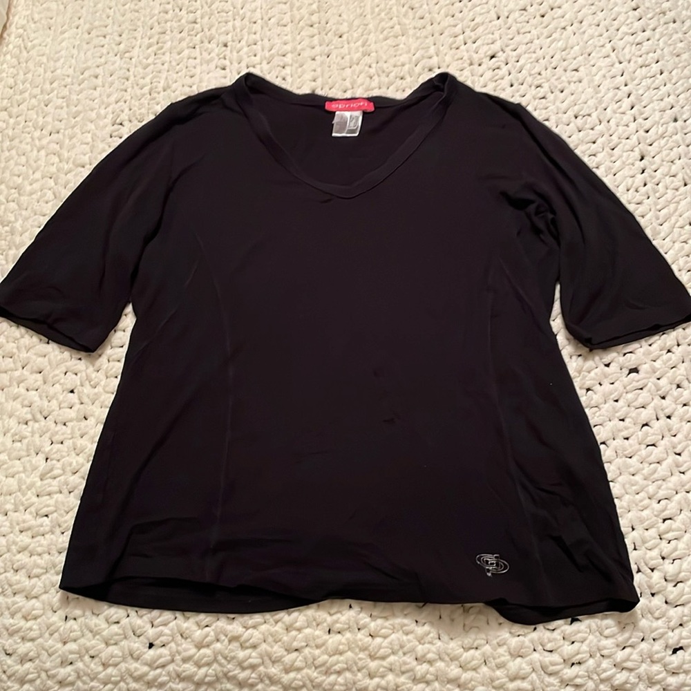 apriori v-neck t-shirt